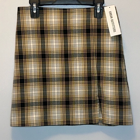 “NWT" Urban Outfitters Yellow/Black Plaid Mini Skirt- Women's Size Small - Picture 1 of 10
